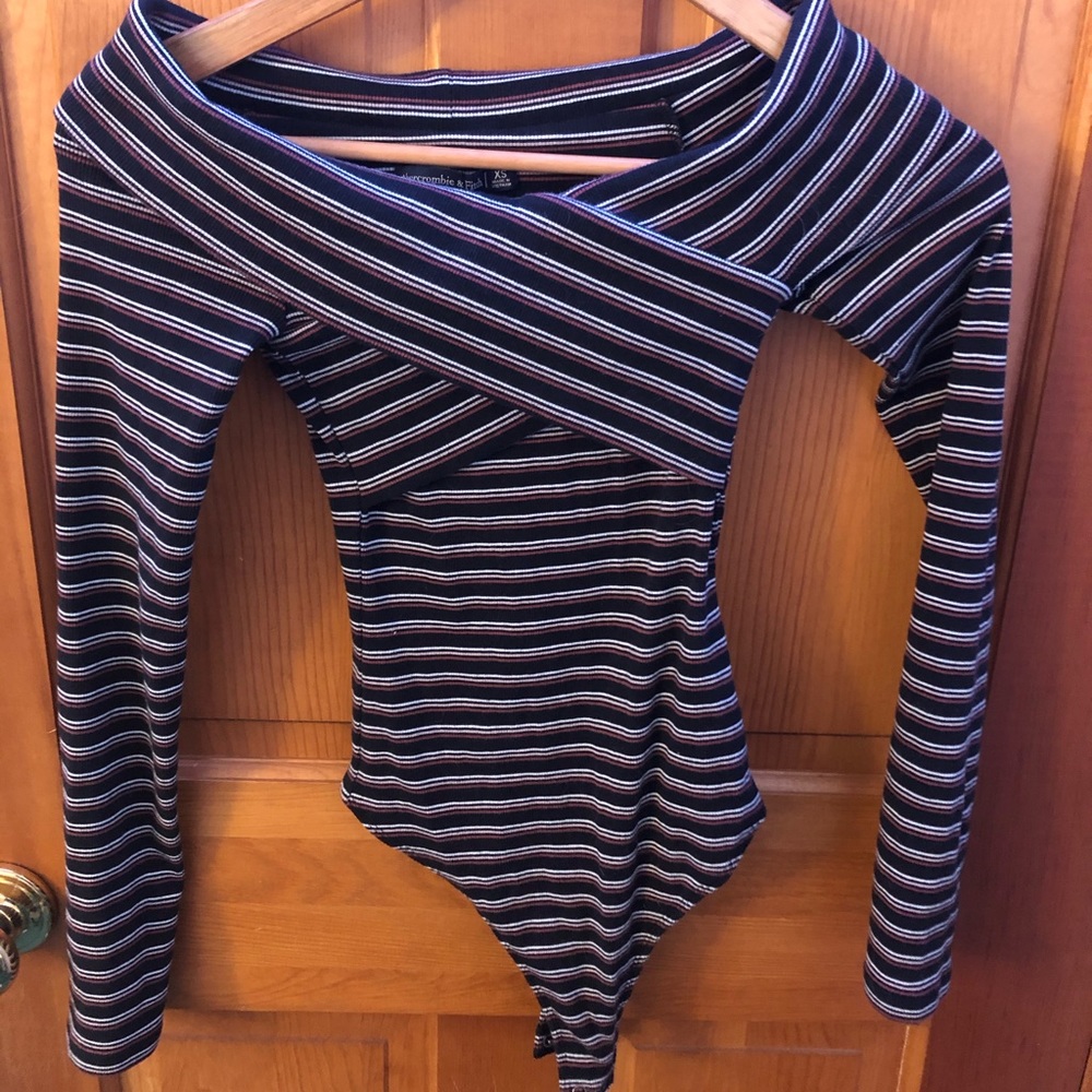abercrombie and fitch off the shoulder bodysuit